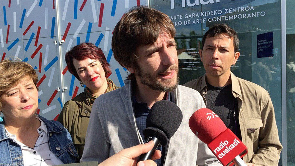 Mikel Buil y Ainhoa Aznárez en un acto electoral de Podemos EUROPA PRESS