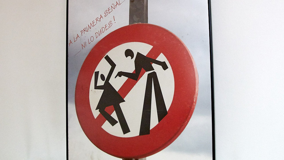 Cartel contra la violencia machista (02). IÑIGO ALZUGARAY