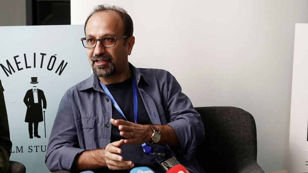 El director iraní Asghar Farhadi, ganador de dos Oscar en la localidad navarra de Lekaroz EFE JESÚS DIGES
