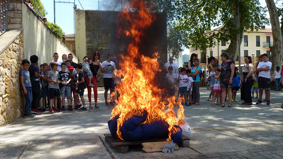 La quema del 'mayo' en Murieta, Domingo 2 de junio de 2019.