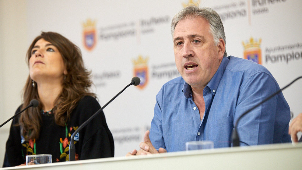 El candidato de Bildu Joseba Asirón hace un análisis de los posibles pactos en el Ayuntamiento de Pamplona. IÑIGO ALZUGARAY
