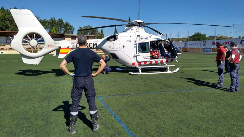 El helicóptero del Gobierno de Navarra, en Lodosa para atender a una persona BOMBEROS DE NAVARRA