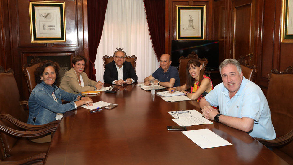 Primera reunión de la Junta de Portavoces del Ayuntamiento de Pamplona. AYUNTAMIENTO DE PAMPLONA
