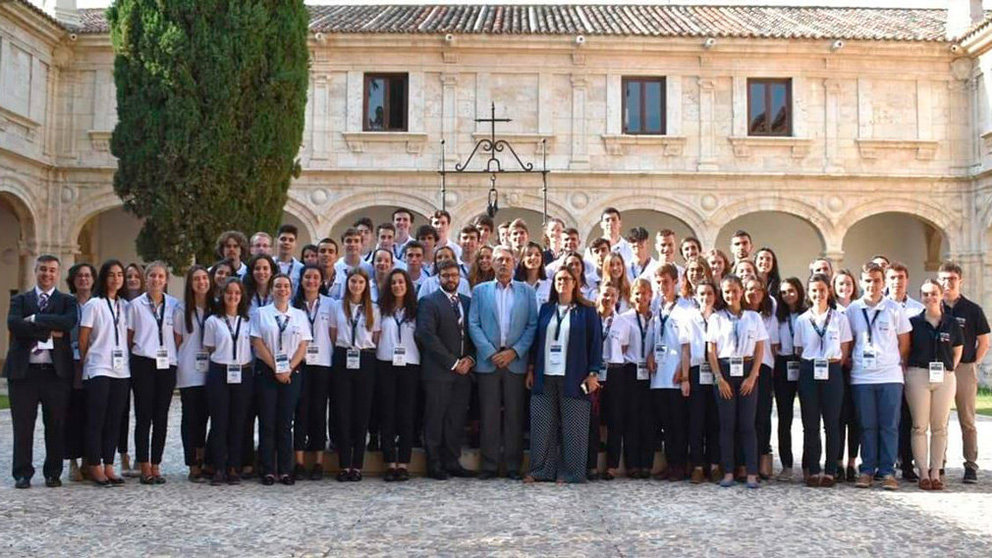 Imagen de grupo de los estudiantes más brillantes de España en su viaje por Europa. CEDIDA