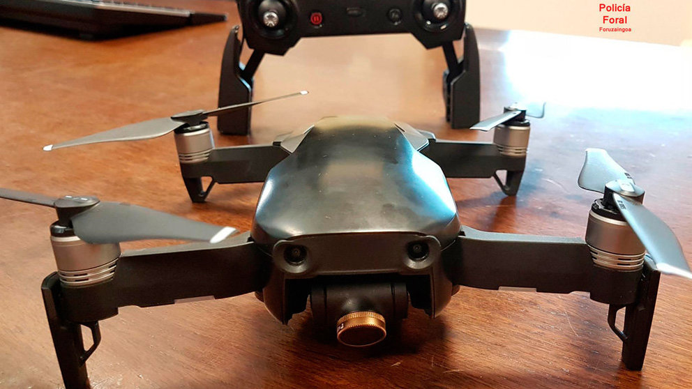 Uno de los drones que la Policía Foral se ha incautado cuando sobrevolaban el cielo pamplonés CEDIDA