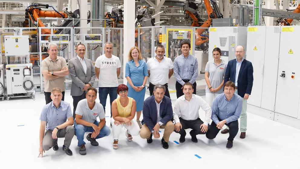 Firma del acuerdo para el tercer modelo en la planta de Volkswagen Navarra CEDIDA