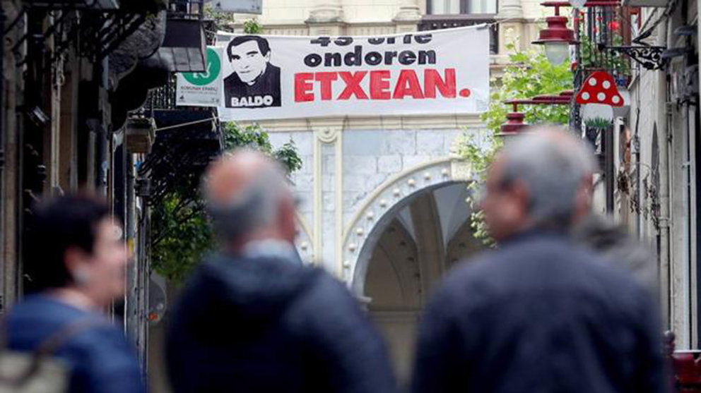 Imagen de uno de los carteles preparado en Hernani por la izquierda abertzale para recibir con honores al terrorista de ETA Baldo tras su salida de prisión EFE