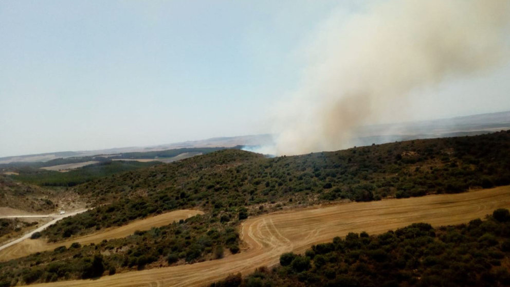 Incendio en Artajona provocado por un tractor BOMBEROS