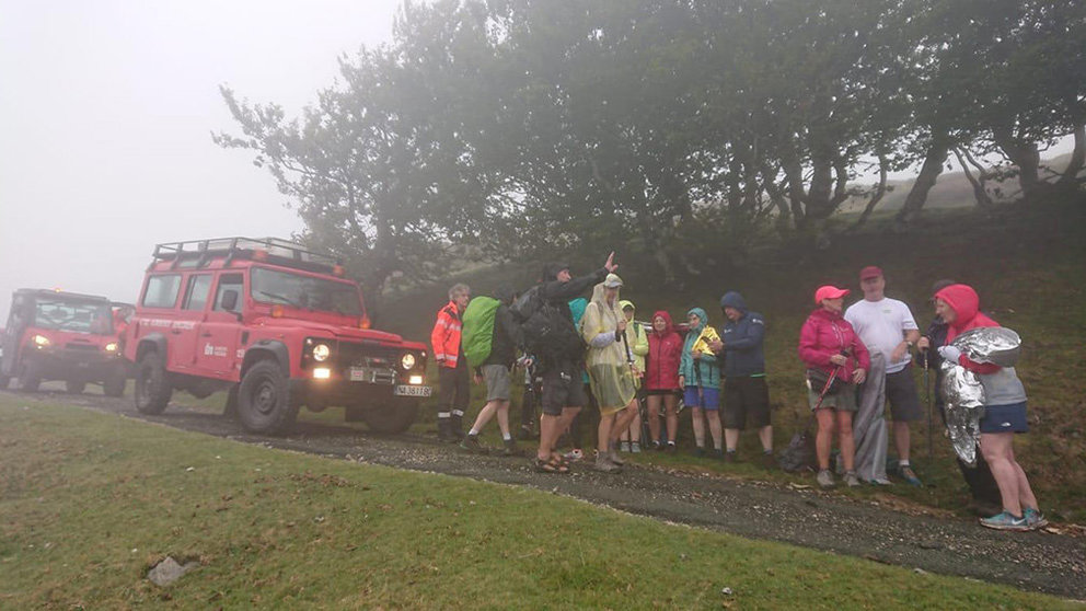 Bomberos auxilian a un grupo de 20 peregrinos en el Camino de Santiago que presentaban síntomas de hipotermia GOBIERNO DE NAVARRA