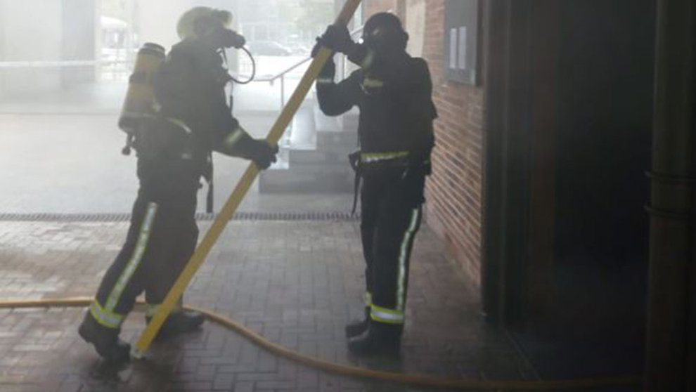 Los bomberos sofocan un incendio en el restaurante la Embajada TWITTER BOMBEROS