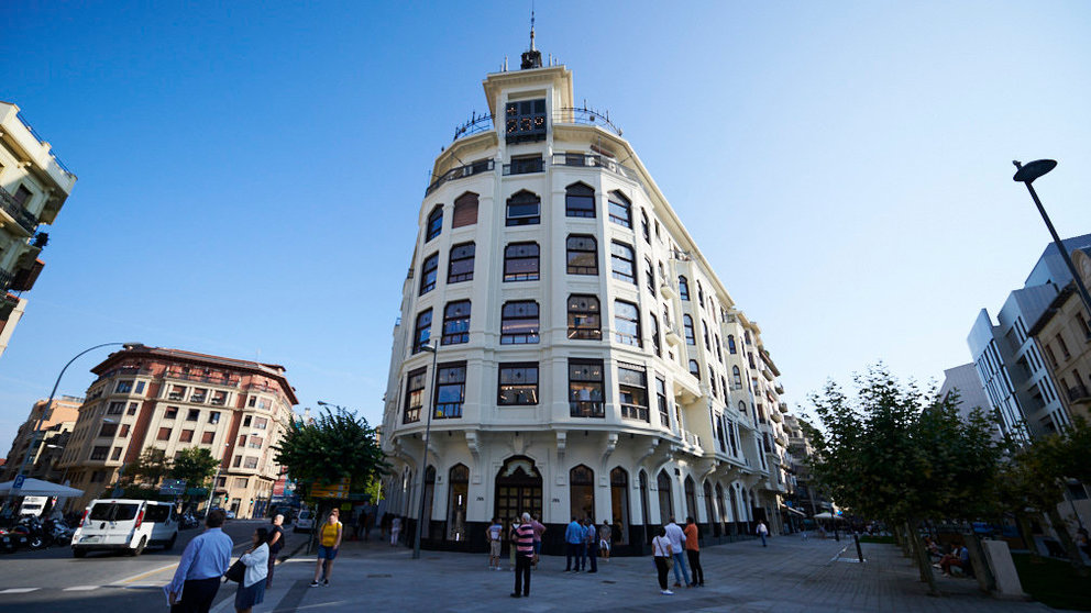 Zara inaugura una nueva tienda en Pamplona. PABLO LASAOSA 1