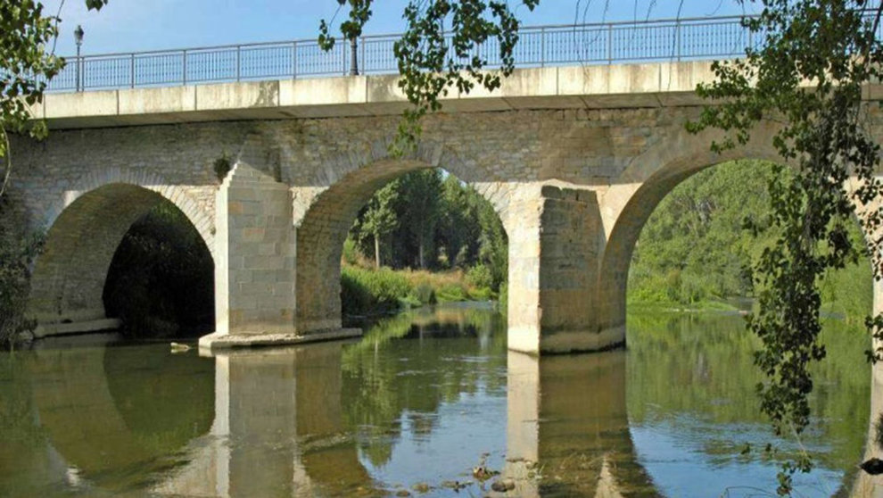 Imagen del puente del río Arga a su paso por Ororbia. ARCHIVO