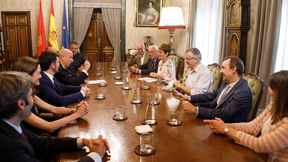 Reunión del comité ejecutivo de la Cámara de Comercio con la presidenta del Gobierno de Navarra, María Chivite CEDIDA