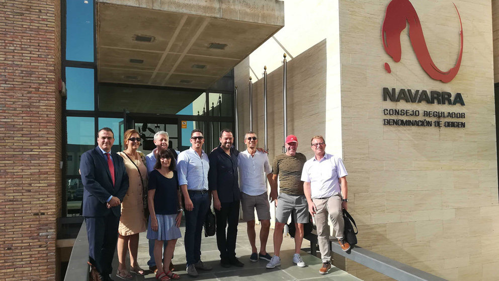 Un grupo de belgas visita la sede de la Denominación de Origen Navarra para interesarse por los vinos de la Comunidad foral. CEDIDA