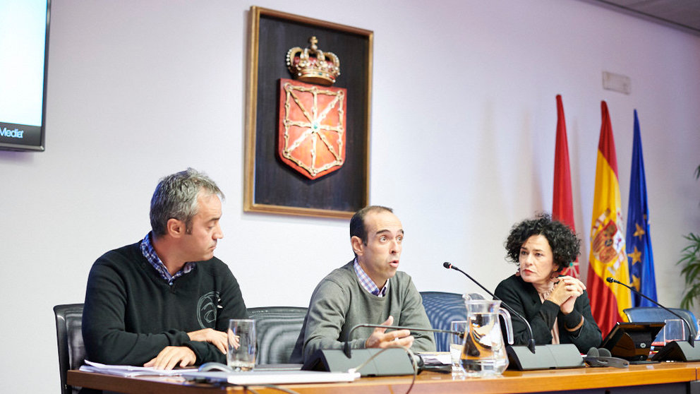 Sesión de trabajo con representantes de las centrales sindicales APF y SPF-CSIF en el Parlamento de Navarra. PABLO LASAOSA 2