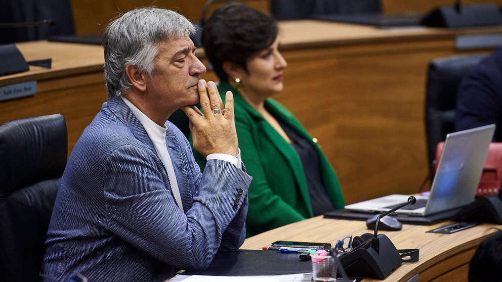 Koldo Martinez, nuevo senador autonomico, durante el pleno parlamentario. MIGUEL OSÉS