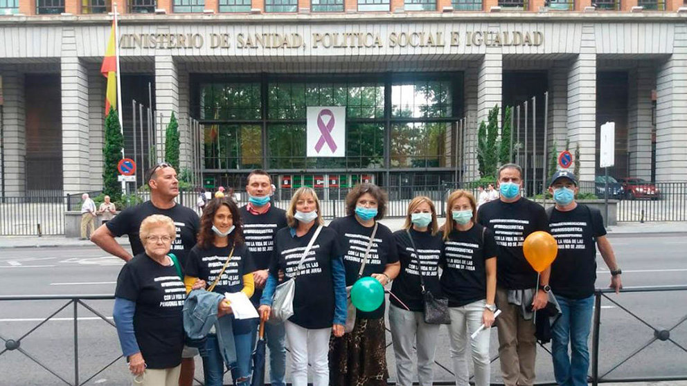 La asociación navarra de fibrosis quística en una manifestación en Madrid CEDIDA
