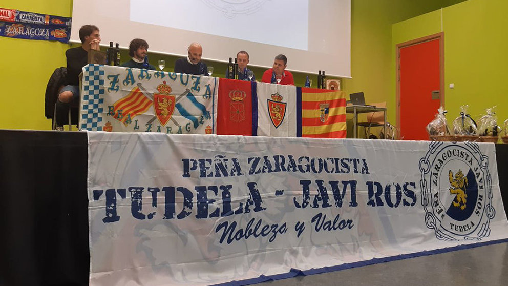 Una imagen del acto de inauguración de la peña zaragocista Javi Ros en Tudela. @Real Zaragoza.