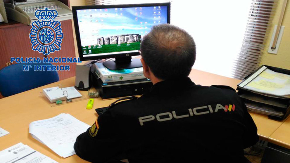 La Policía Nacional investiga a través de un ordenador ARCHIVO