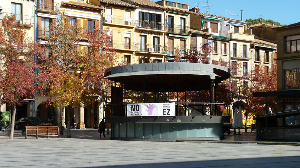 Kiosko en la plaza de los Fueros de Estella.