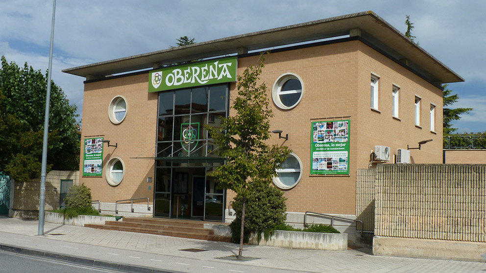 Edificio de entrada a las instalaciones deportivas del club Oberena en Pamplona. ARCHIVO