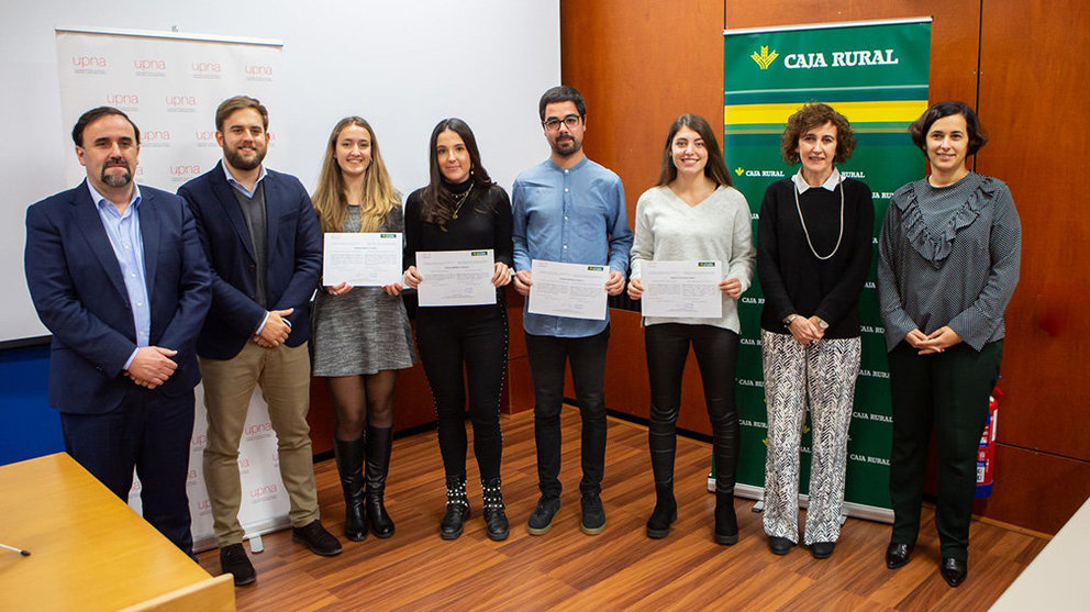 Estudiantes premiados en los galardones de emprendimiento de la UPNA CEDIDA