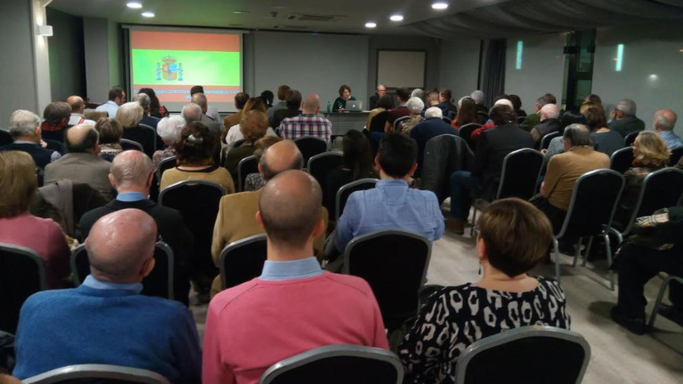 Conferencia de Asunción de la Iglesia organizada por la Asociación Cultural Doble12 en Pamplona CEDIDA