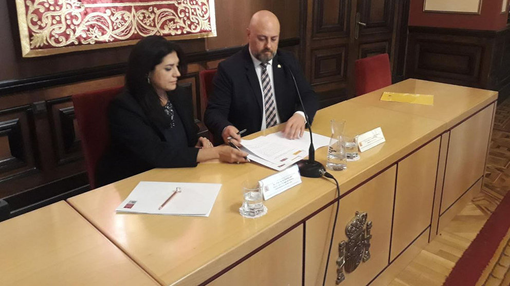 Firma del convenio entre la Delegación del Gobierno en Navarra y el Colegio de Gestores Administrativos  DELEGACIÓN DEL GOBIERNO EN NAVARRA