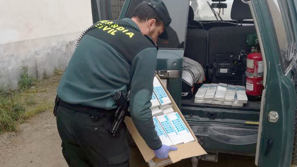Donaciones de productos sanitarios recogidos por la Guardia Civil en Navarra.