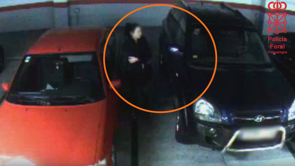 Mujer investigada por rayar un coche en un parking de un polígono comercial de Cordovilla. POLICÍA FORAL