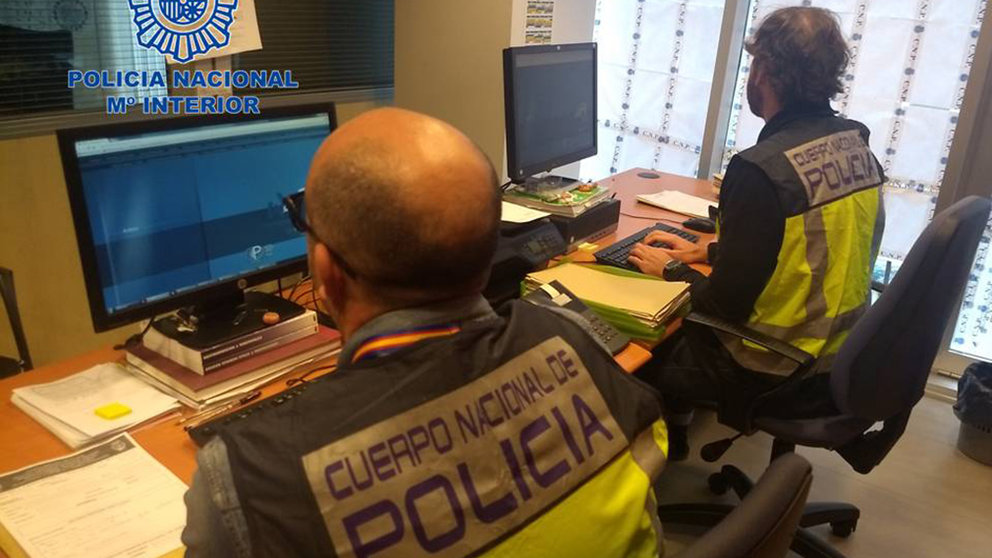 Investigadores de delincuencia economica en Pamplona. cedida Policía Nacional.