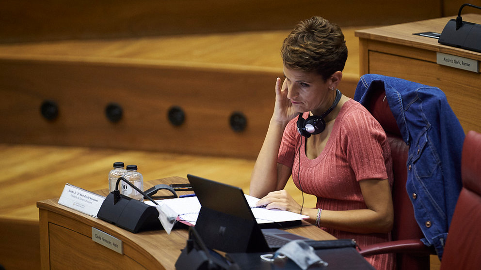 María Chivite, presidenta del Gobierno de Navarra, durante el pleno del Parlamento. PABLO LASAOSA