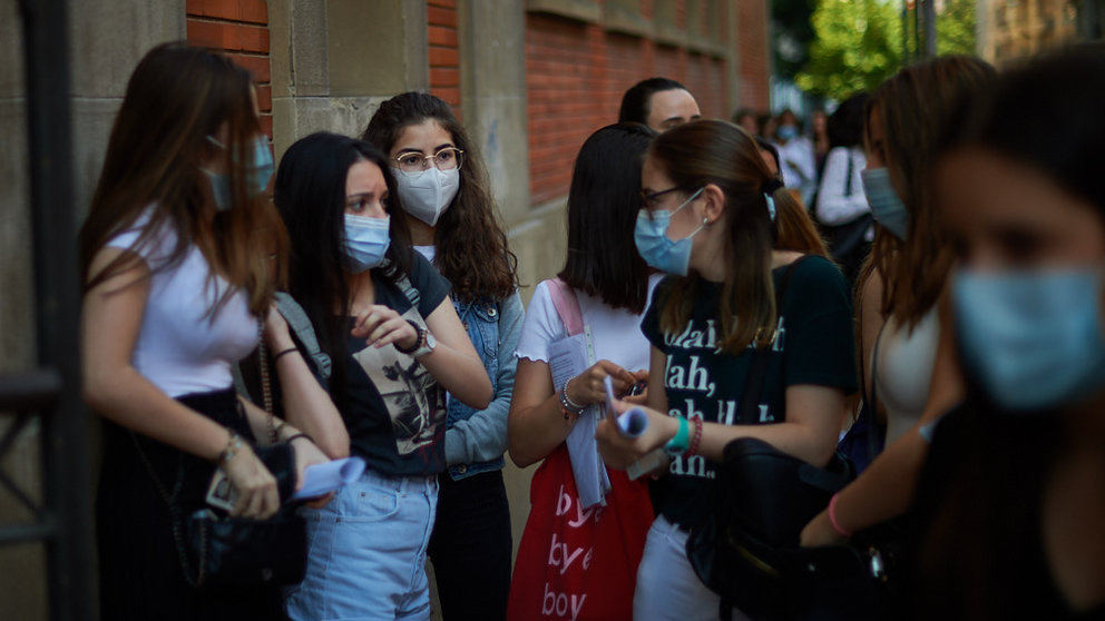 Estudiantes navarros se presentan a la EVAU tras la crisis del coronavirus en Pamplona. MIGUEL OSÉS