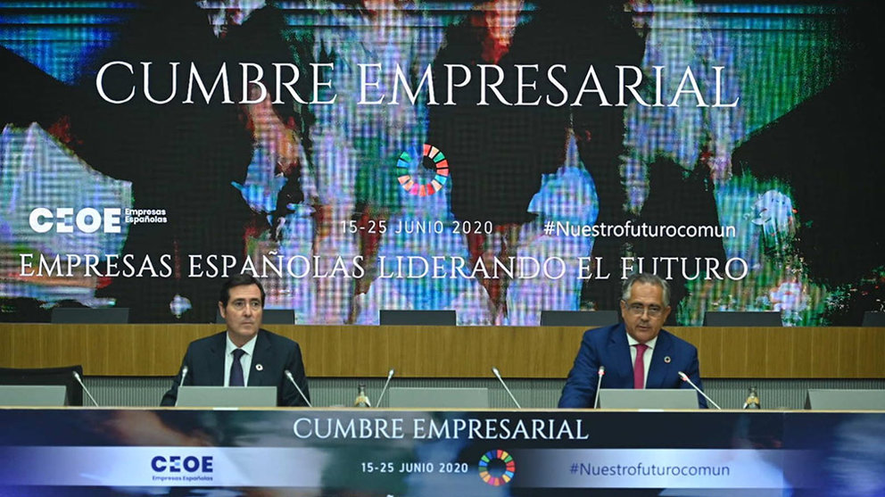Juan Miguel Sucunza y Antonio Garamendi durante la cumbre empresarial organizada por CEOE. CEDIDA.