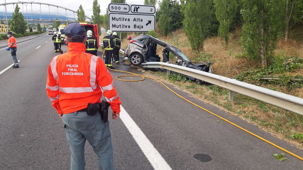 Accidente de tráfico en la ronda de Pamplona (PA-30) POLICÍA FORAL