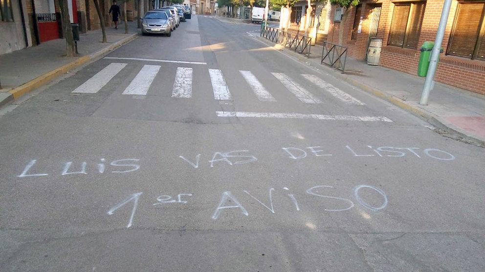 Pintadas amenazantes contra el alcalde de Murchante, Luis Sancho. CEDIDA