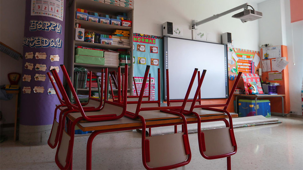 Mesas y sillas recogidas en un aula del Centro de Educación Infantil La Gacela - Iván Terrón - Europa Press - Archivo