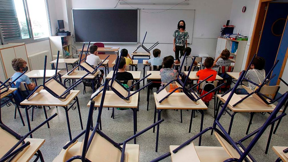 Primer día de clase para 794.243 alumnos y 4.374 profesores de 1.425 centros públicos y 420 concertados de la Comunitat Valenciana.EFE/ Morell
