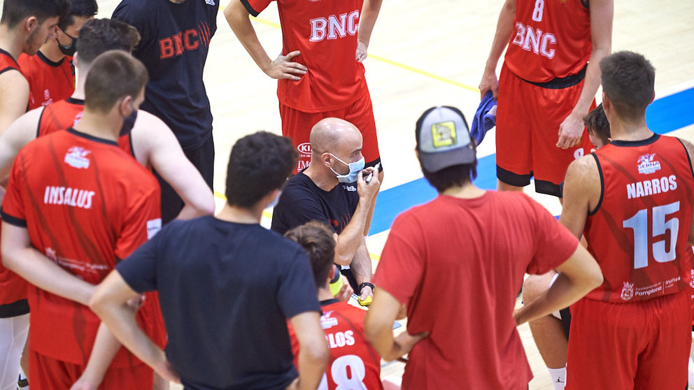 El Basket Navarra se entrenta al Juaristi ISB en el Pabellón Arrosadía de Pamplona. MIGUEL OSÉS