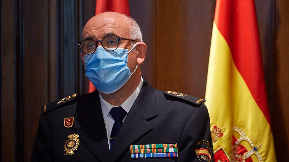 Toma de posesión del nuevo jefe superior de Policía Nacional en Navarra, José María Borja. MIGUEL OSÉS