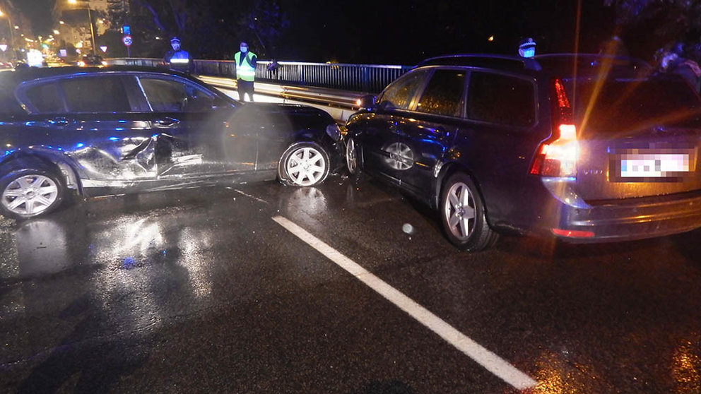 Un conductor provoca un accidente en la cuesta de Beloso de Pamplona y después huye del lugar de los hechos. POLICÍA MUNICIPAL DE PAMPLONA