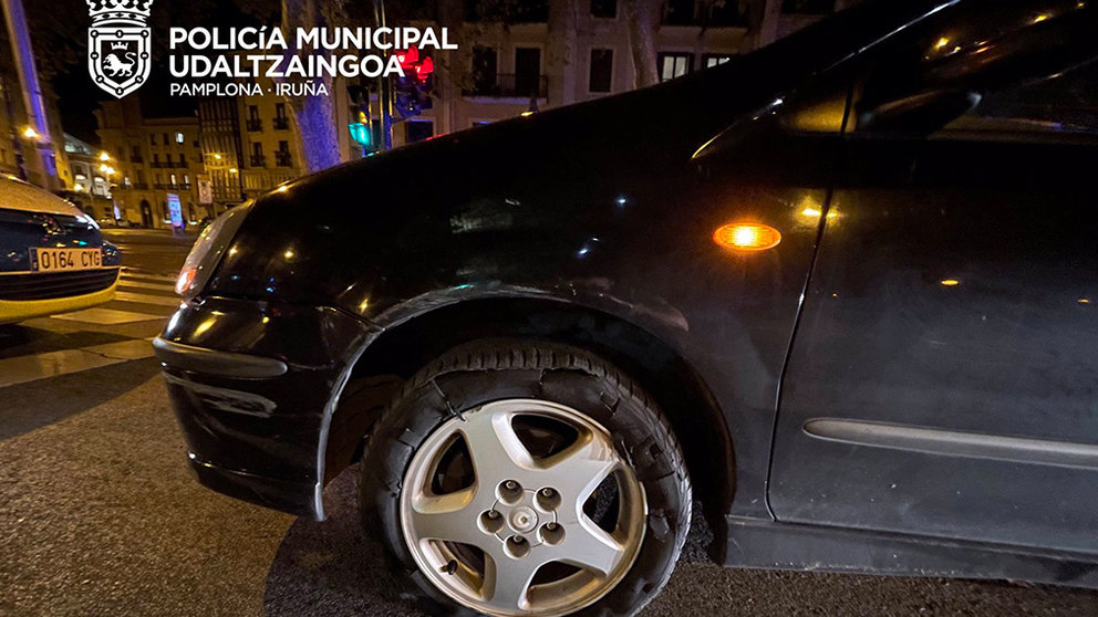 Vehículo interceptado por la Policía Municipal de Pamplona. POLICÍA MUNICIPAL DE PAMPLONA