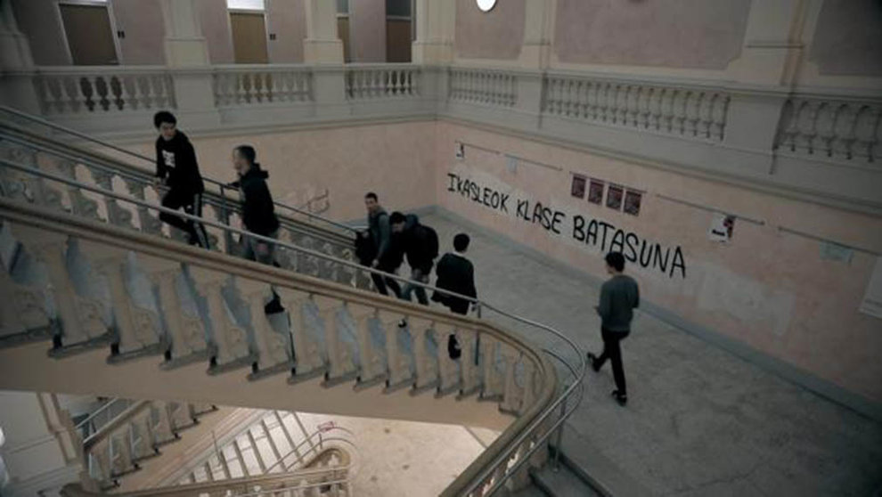 Interior de la Universidad del País Vasco filmada en el documental &#39;Bajo el silencio&#39;. TWITTER