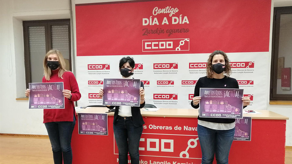 Beatriz Caparroso, Pilar Ruiz y Maite Sánchez, de CCOO de Navarra. EUROPA PRESS