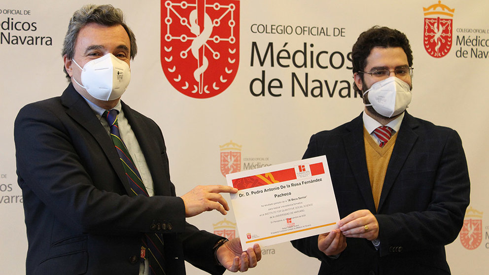 Pedro Antonio de la Rosa recibe la Beca Senior 2020 del Colegio de Médicos de Navarra - COLEGIO DE MÉDICOS DE NAVARRA