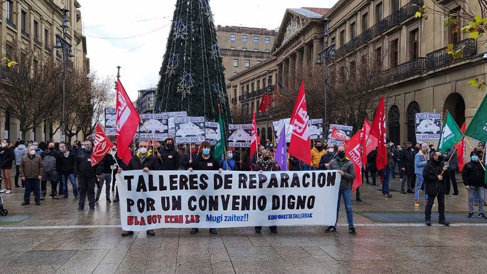 19/12/2020 Concentración de trabajadores de talleres de reparación en contra del "bloqueo" en la negociación del convenio sectorial
ESPAÑA EUROPA SOCIEDAD NAVARRA
LAB
