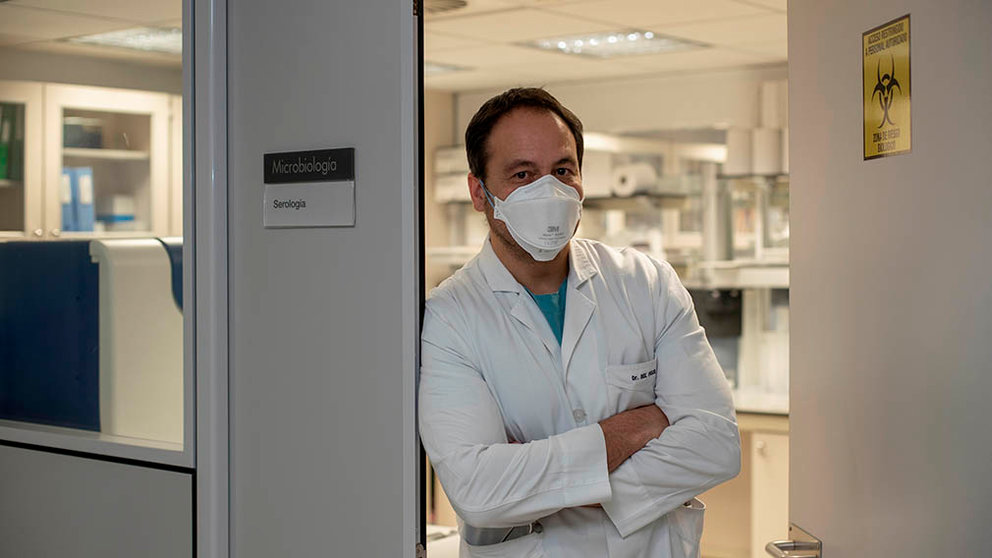 José Luis del Pozo, director del Servicio de Microbiología Clínica y del Área de Enfermedades Infecciosas de la CUN y responsable principal en este centro de la fase III del ensayo clínico de la vacuna de Janssen frente a la Covid-19. EFE/Villar López