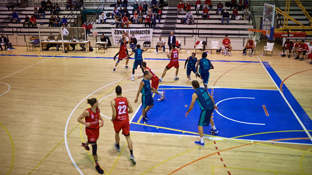 Basket Navarra se enfrenta al Menorca en el Pabellón Arrosadía de Pamplona. MIGUEL OSÉS