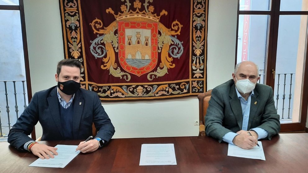 El alcalde de Tudela, Alejandro Toquero, y el vicepresidente José María Aierdi. GOBIERNO DE NAVARRA