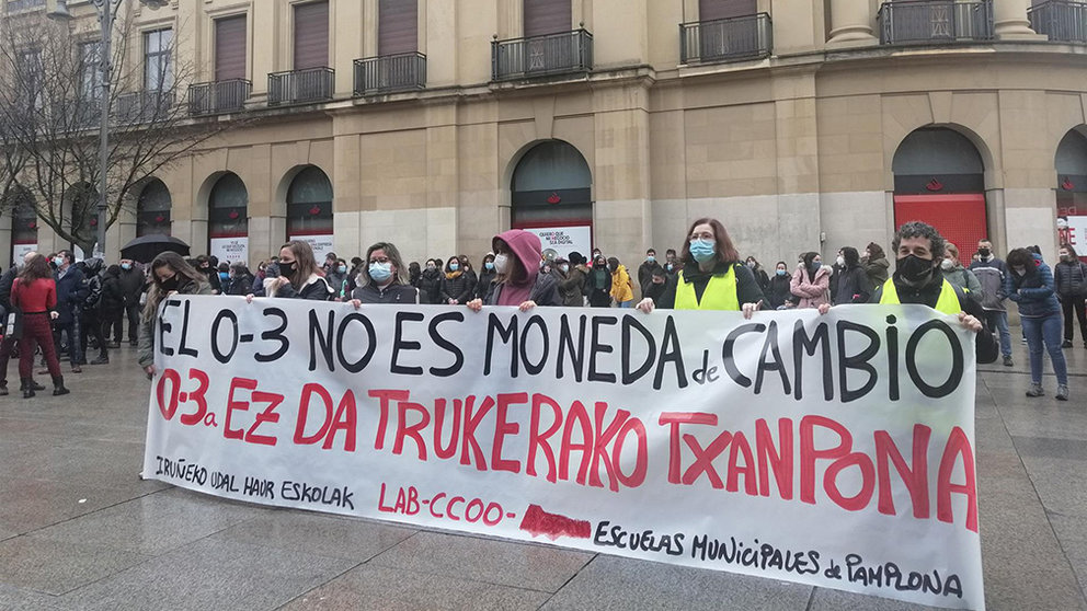 Manifestación de trabajadoras de escuelas infantiles de Pamplona contra los cambios en los modelos lingüísticos. EUROPA PRESS